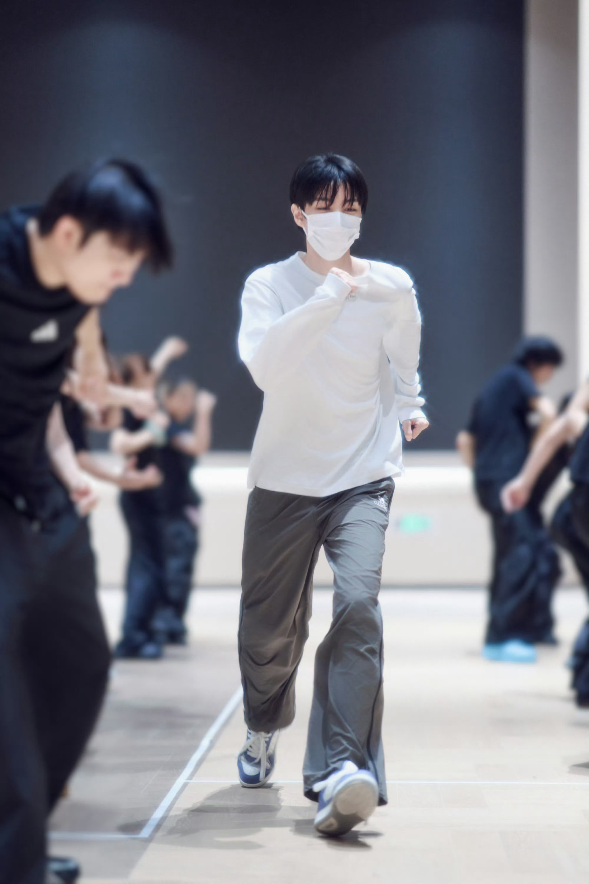 王俊凯一比一彩排王俊凯彩排全要素还原现场演出配置王俊凯开启1:1完整彩排，全要素