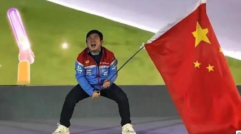 张雪这个冠军，把杜卡迪雅马哈都压下去了

张雪机车拿下WSBK世界超级摩托车锦标