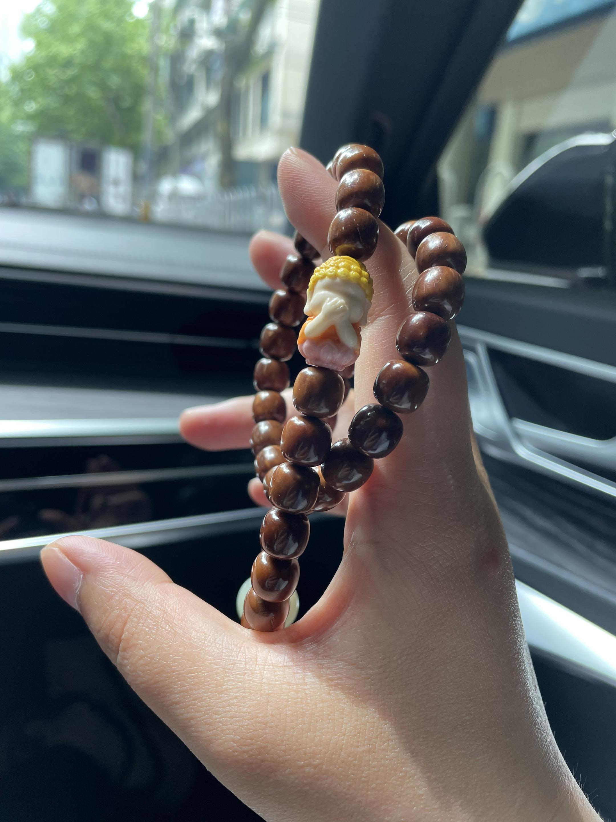 天道忌满，人道忌全。半贫半富半自安