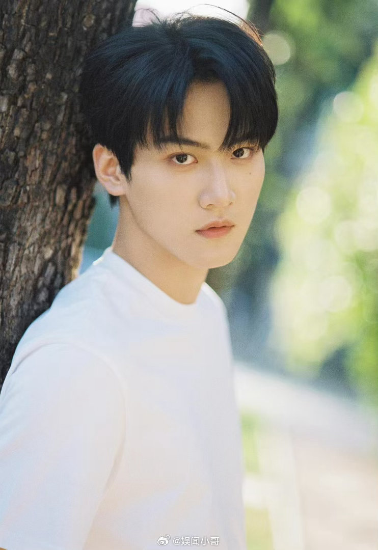 谢依霖因前男友讨厌金牛座风华合伙人 周柯宇介绍是金牛座，谢依霖说最讨厌，前男友就