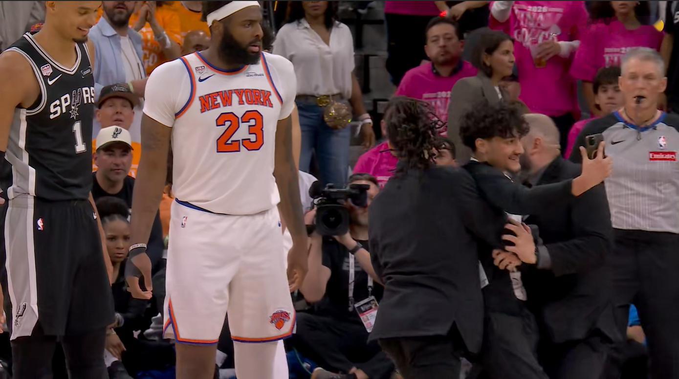 球迷进场了。尼克斯vs马刺 NBA总决赛