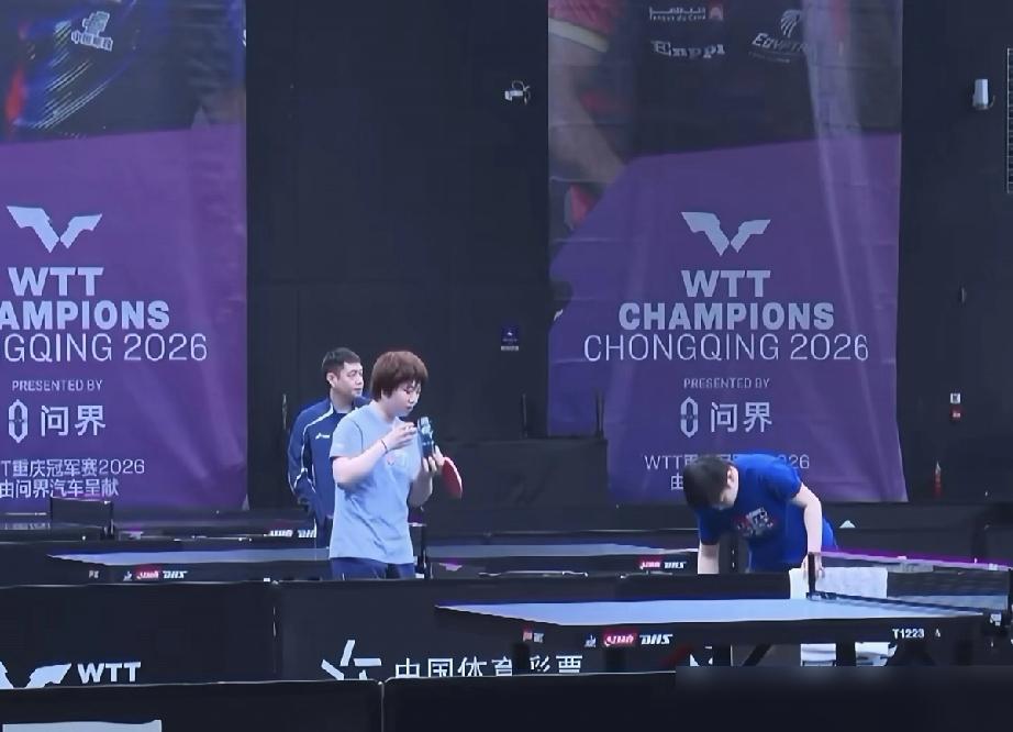 别再猜关系了，孙王赛前分开练，是在互相“下毒”！
 
决赛前一小时，对手就站在对