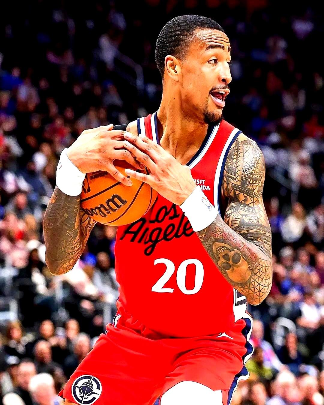 10中9轰22分还输球
 

科林斯刚到快船就被扔进首发，三分3中3，篮下7中6