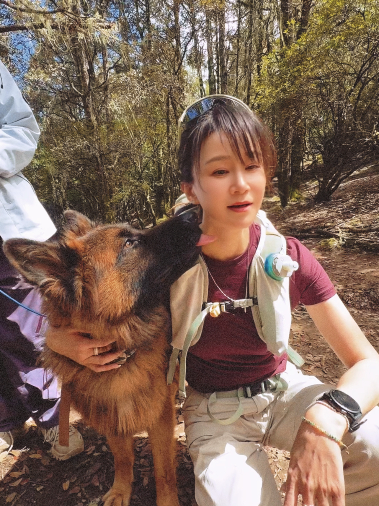 第一天爬升，鞋不太好….登山鞋磨脚，换成我的跑步鞋 香格里拉·哈巴雪山