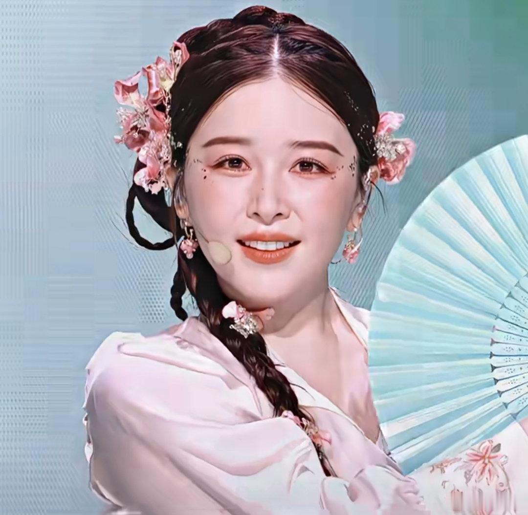 姐妹们人比花娇 