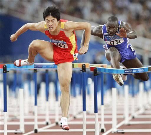【来自投稿】2004年8月27日，雅典奥运会，中国上海运动员刘翔在男子110米栏