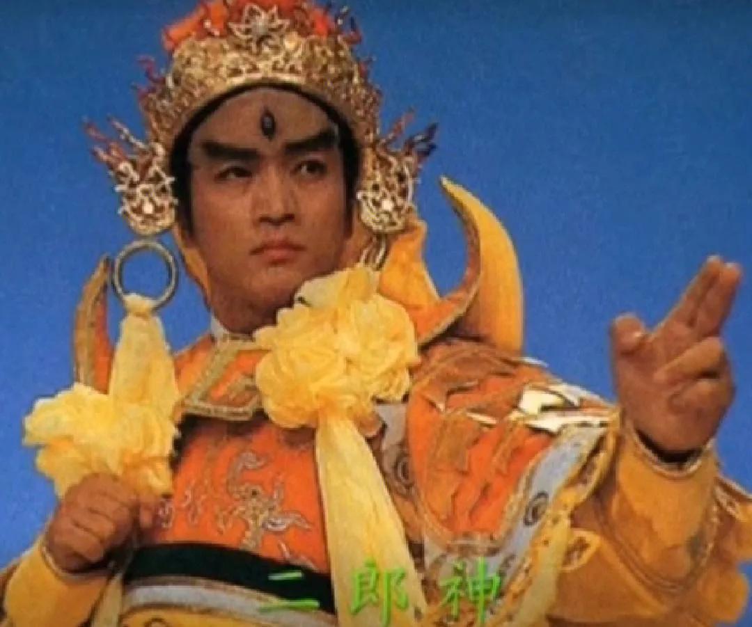 “戬”字拆开是“晋+戈”？二郎神真名曝光！他不是杨戬，而是被历史抹去的蜀地战神…