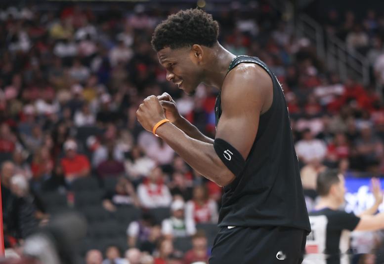 NBA西部半决赛G3，森林狼主场114-109击败马刺，大比分扳成2-2平。全场