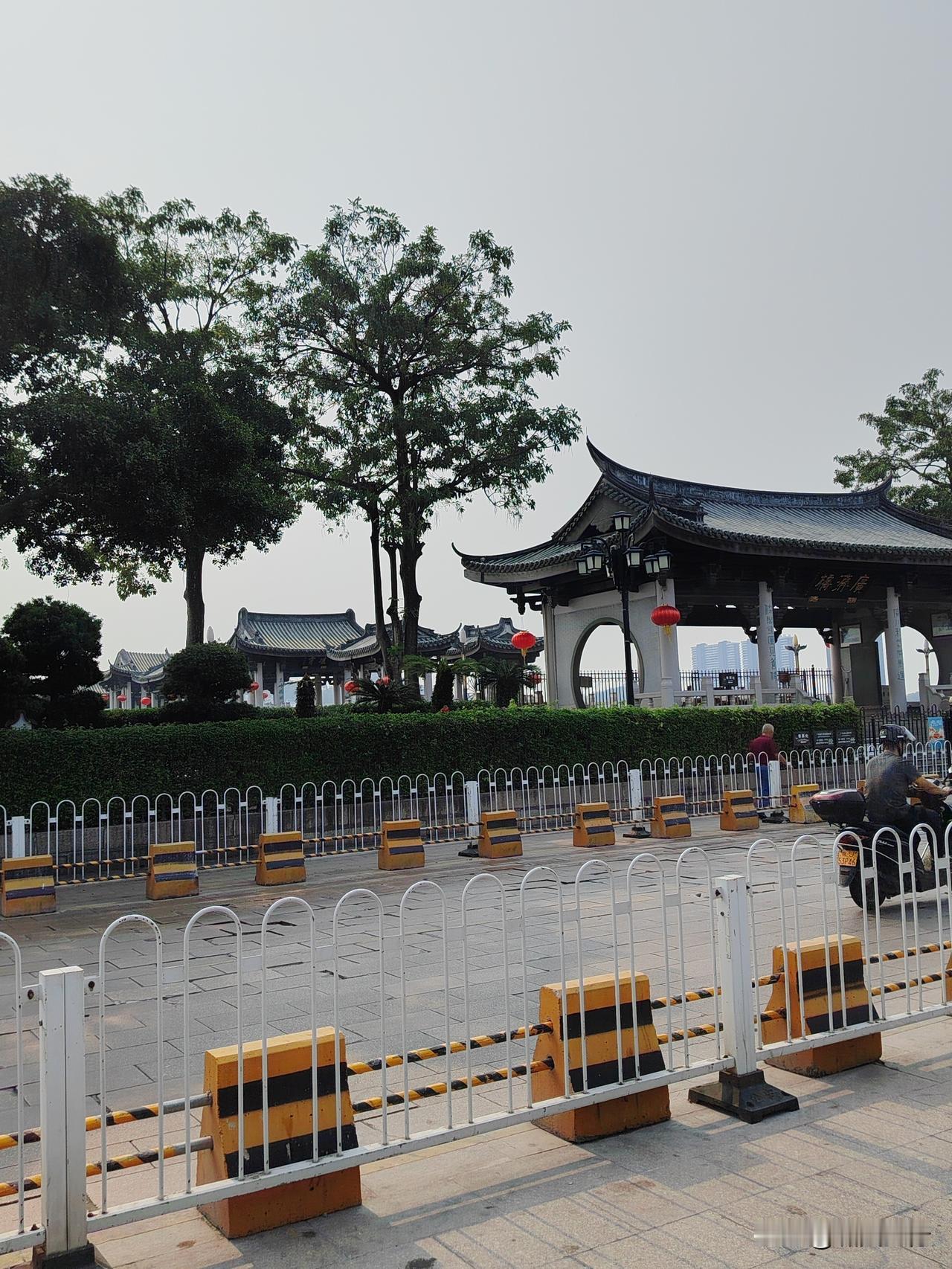 “凤城”随笔：低调、内敛、谦和

进入潮州市区，与我想象完全不同。它没有林立的高