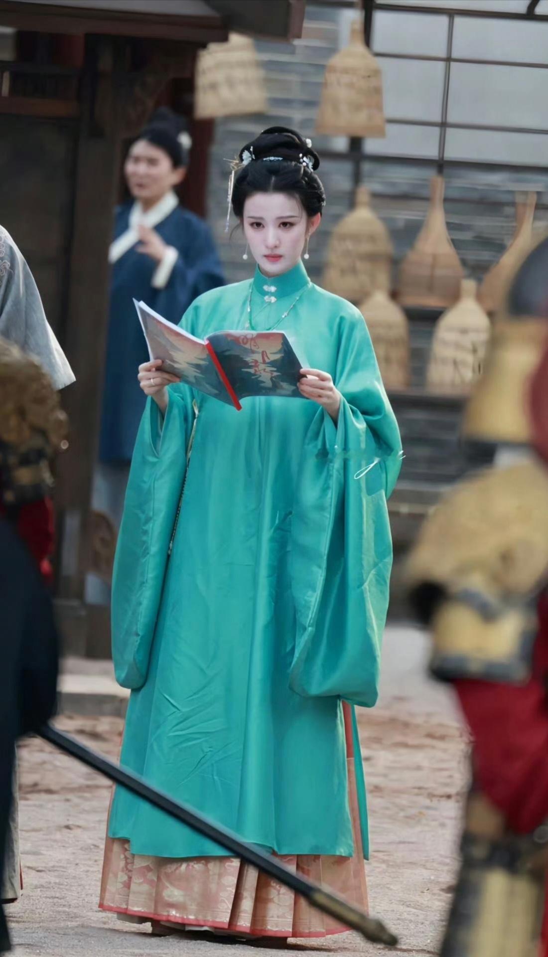 明月录魏采薇目前几套造型小汇总造型指导:方思哲  梳化:？ 