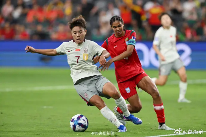 世界波双杀孟加拉！中国女足2-0卫冕首秀，中国足球2026最甜开门红！中国女足2