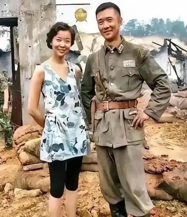2011年，黄志忠和39岁的柯蓝相恋，同居9年后，柯蓝突然正色对黄志忠说：“这辈