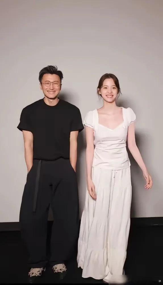 华娱的娱乐圈最有绅士风度的男人，没有之一。[呲牙][捂脸]，。。。