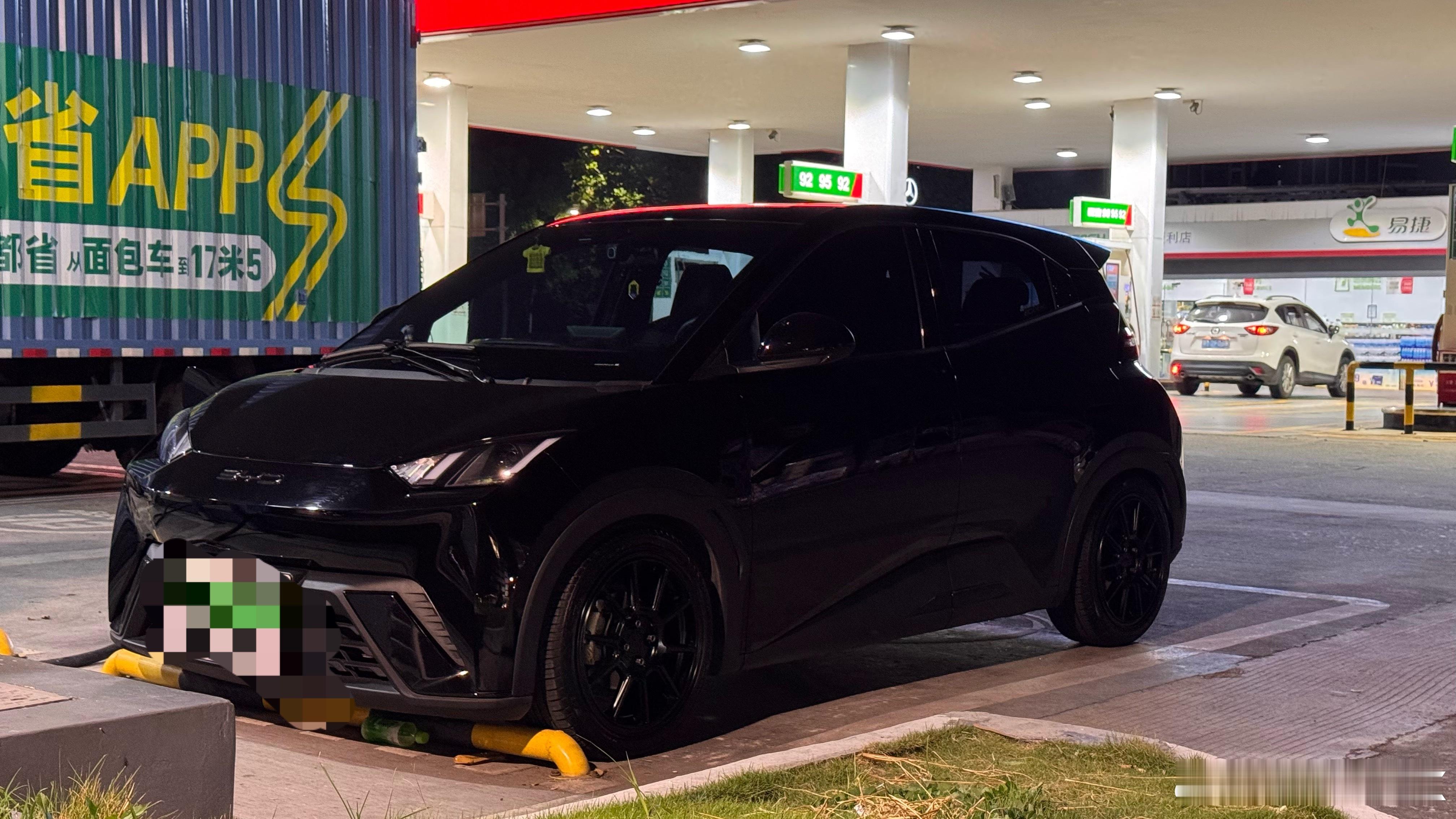 目前的姿态可以说是非常好看了动态部分修正了原装避震过软的问题高速稳定性提升明显，