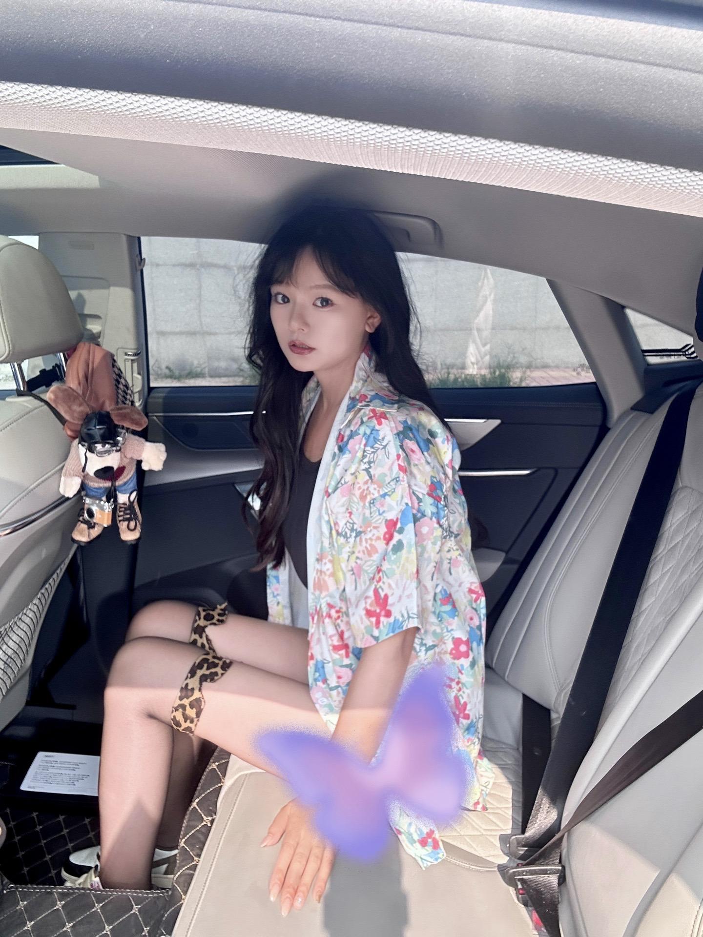 男人真的很神奇，把对象拍的叉矮又肥，却能把自己的弟弟拍的像乐山大佛一样雄伟