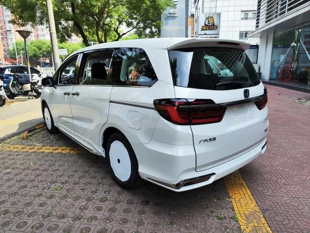 很喜欢这个车，奥德赛BLACK EDITION幻夜套件，空间表现，非常完美，大四