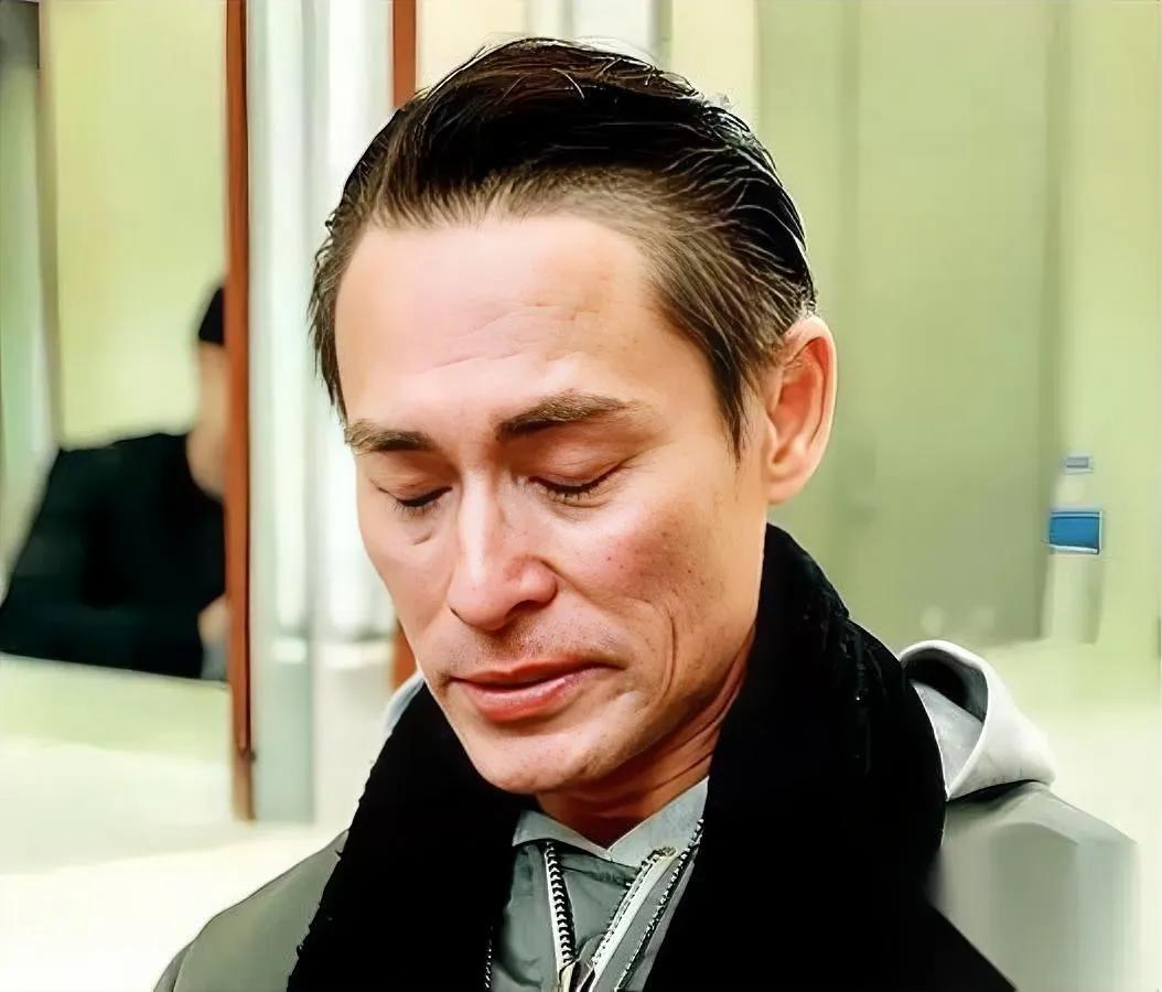 53岁海俊杰近况

看得人直鼻酸。

谁能想到他3个月前还在拼尽全力救老婆。

