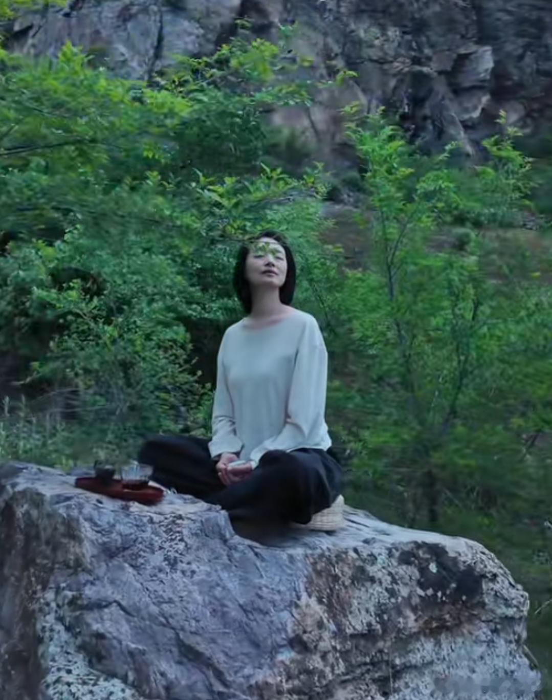 洋洋高锐”山中……寻梦入……了……山才明白盛……夏多么美◎……悠悠水……哗哗浪一