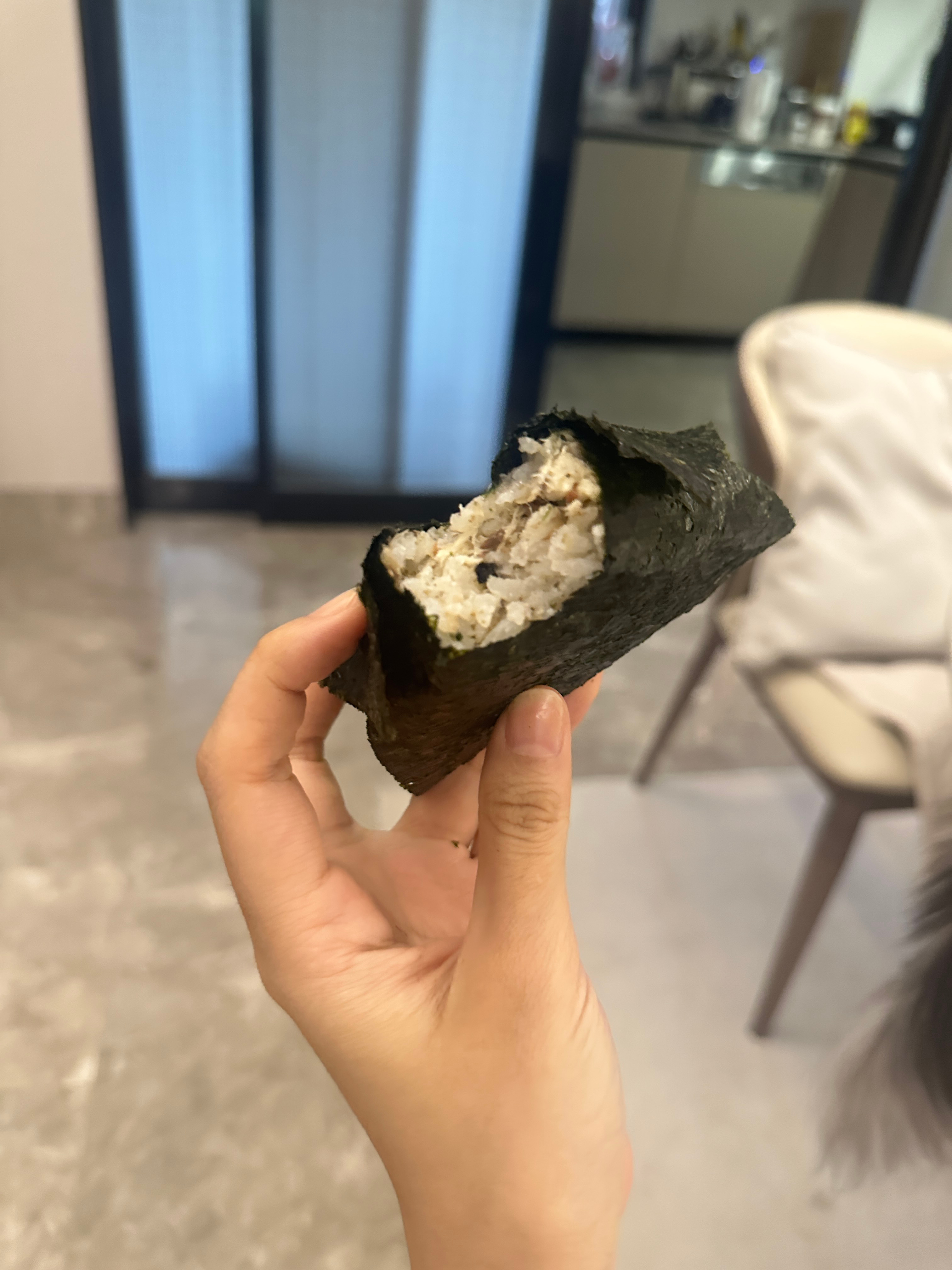 家人们我做的这个青花鱼饭团太太太好吃了 好吃到我必须要拿来炫耀一下！ ​​​