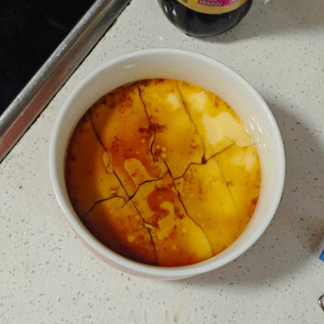 海哥的小厨房 但这是海哥第一次蒸蛋诶超厉害的～我的天，好成功啊他还懂用打火机消泡