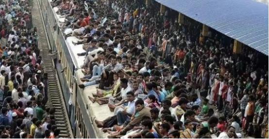 印度极有可能成为一颗”毁灭“世界的定时炸弹，要知道，印度人口看似15亿，但明眼人