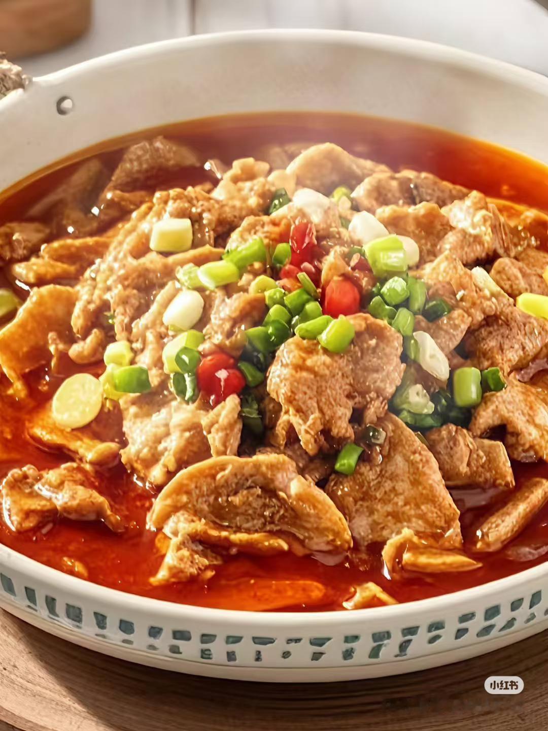 水煮肉片：麻辣鲜香的经典川菜，家庭版制作指南

作为一名热爱美食的今日头条博主，
