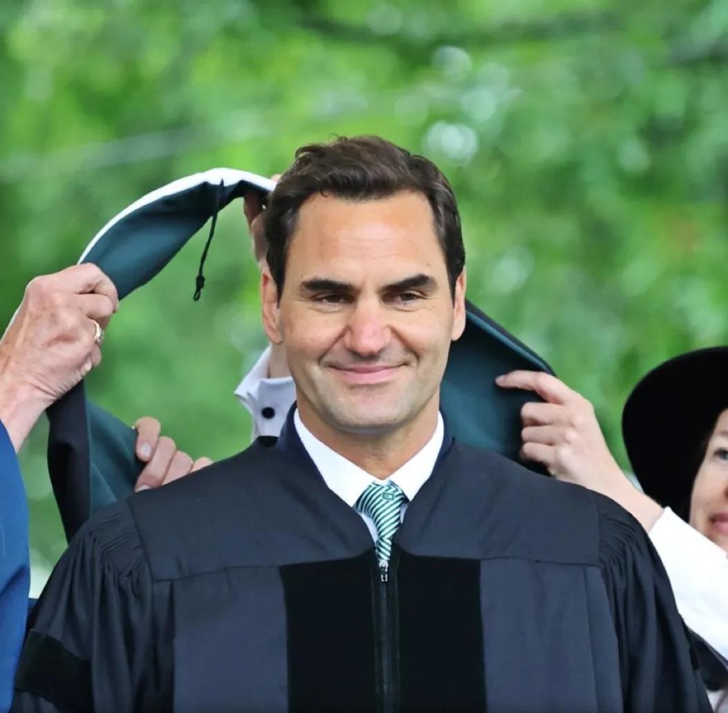 网球有約｜费德勒博士毕业了👨‍🎓！“鉴于您鼓舞人心、不知疲倦的工作精神；鉴于