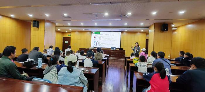 在济南市图书馆上实验课，还能赚“阅豆”！可兑换文创好礼、景区门票等！近日，“泉民