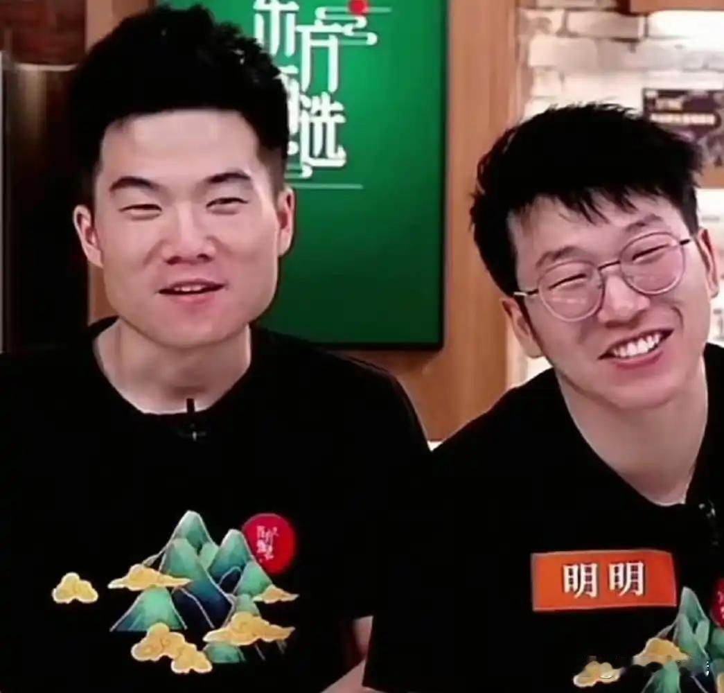 明明等人同时离职时的表现，使人更加清晰的看到，这世上只有一个董宇辉。

   坦