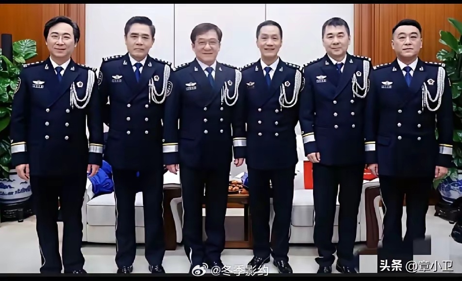 这六位扮演警察的演员谁最有气场？成龙，冯远征，陈建斌，廖昌勇，何冰，陈宝国。 