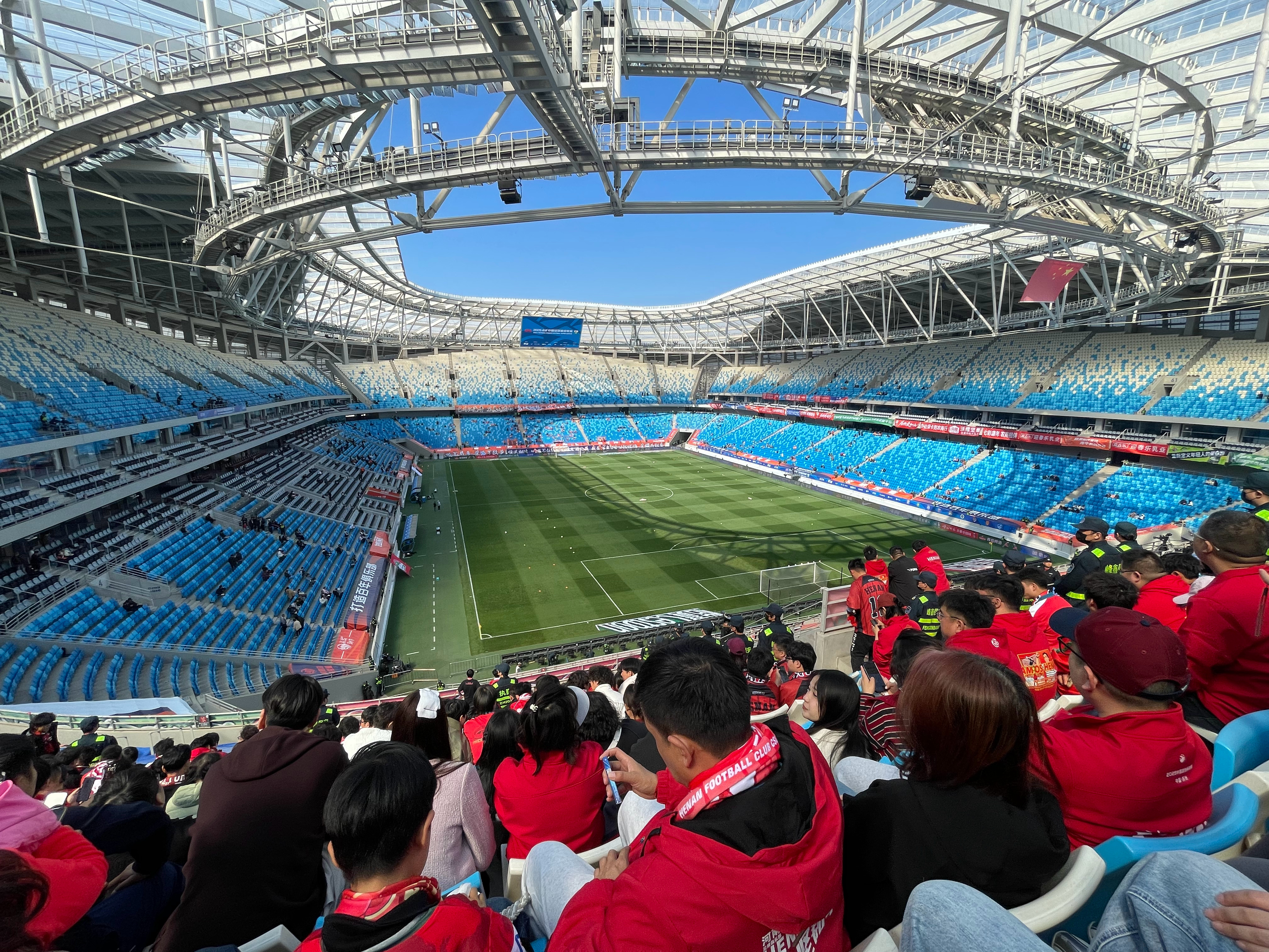 这么好的城市，这么漂亮的球场，球迷都去哪了？青岛海牛vs河南队 青岛·青岛青春足
