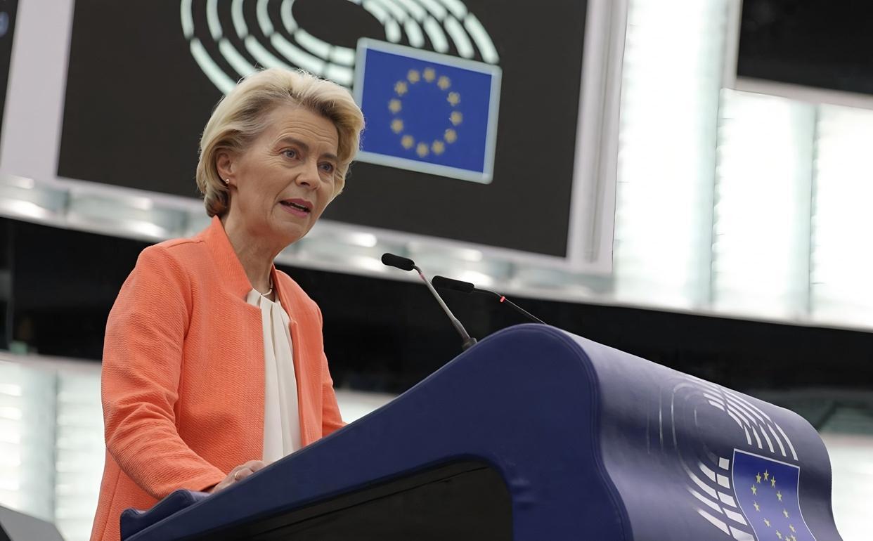 欧盟决定从2027年开始停止进口俄罗斯天然气和液化气，完全是杀敌800，自损10