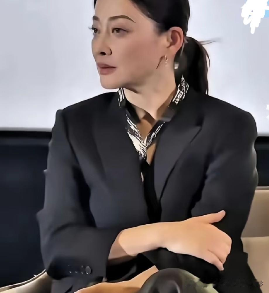 梅婷直言“我没听懂”，坦率发言究竟是真性情还是情商不足？