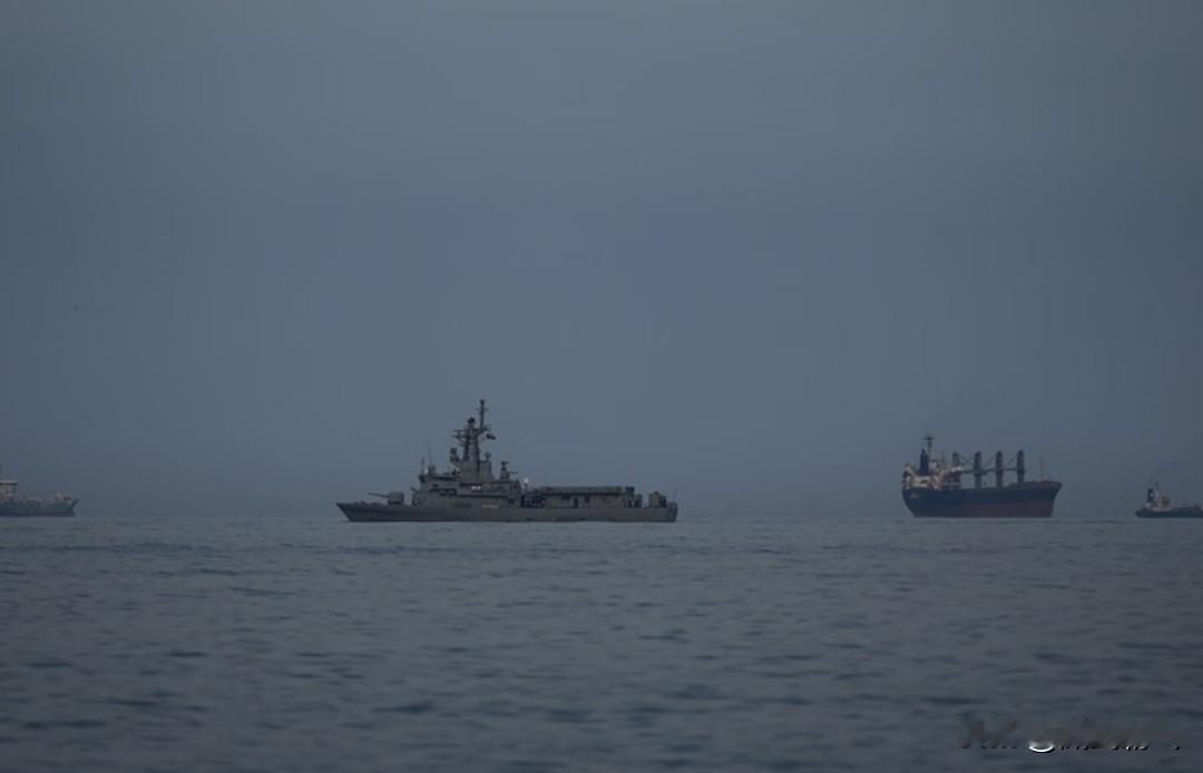 过航横当海域，为什么日本媒体没有大张旗鼓的鼓吹威胁，正因为是怕了所以全部都保持沉