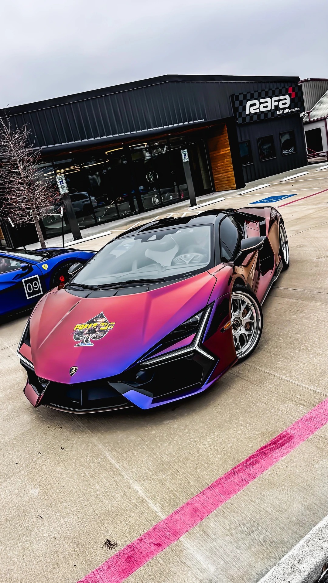 早上好，谁能打败这辆五彩斑斓的V12 Lamborghini？车的新衣