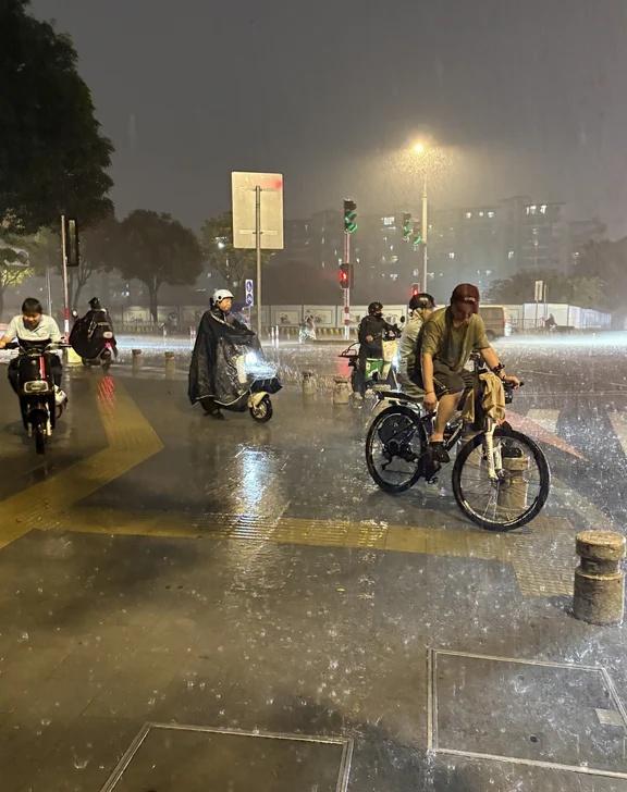 命好苦，厦门突然下好大的雨！
厦门天气 厦门