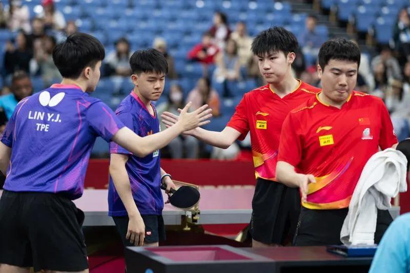 法国两对男双进四强!

2025多哈世界乒乓球锦标赛，男双1/4决赛结束，战绩如