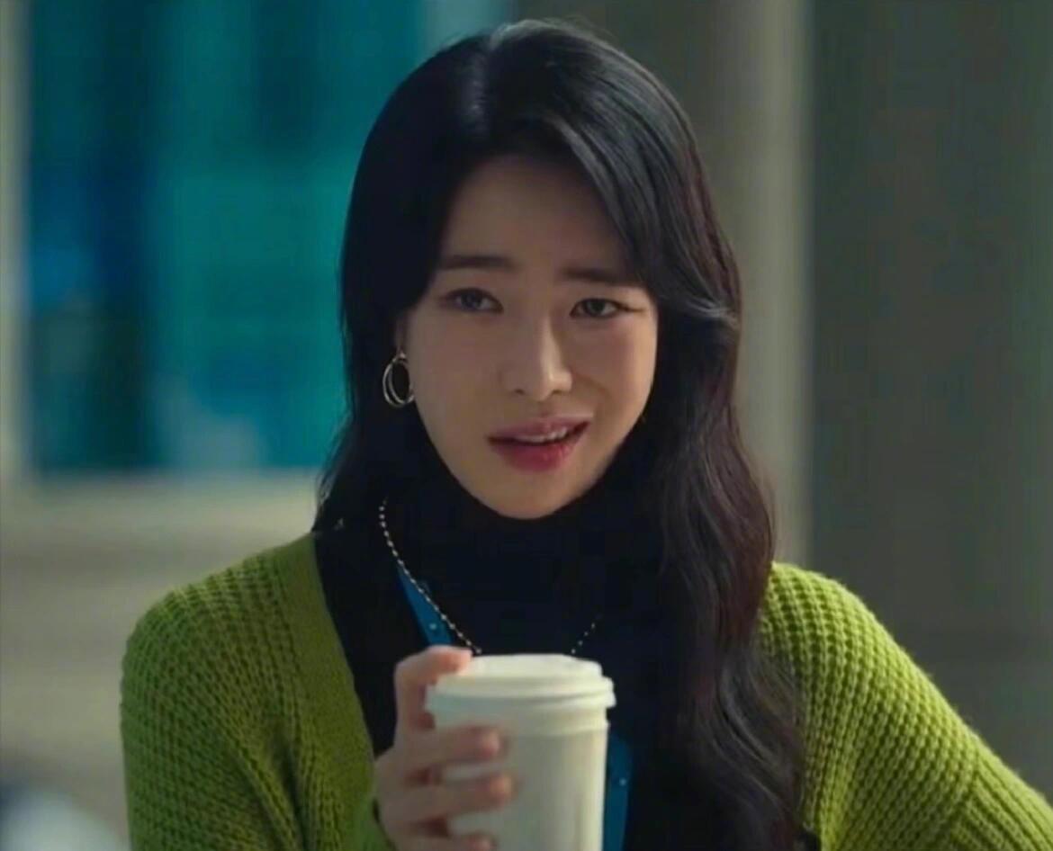 #你会关注情敌的动向吗##碰到高智商情敌如何主动出击#谈恋爱就很难了如果还碰到高