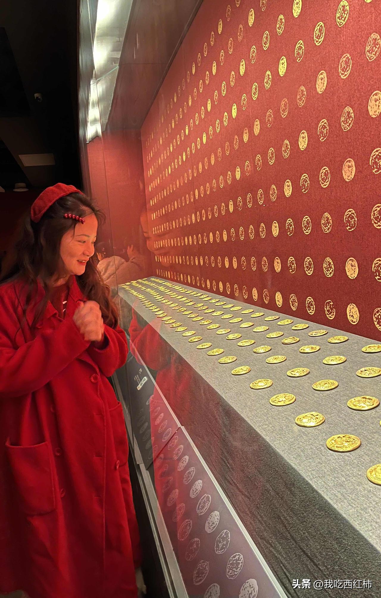 90年，36岁没结婚没孩子，连对象都没有，白天上班，晚上回家刷手机，周末宿舍睡觉