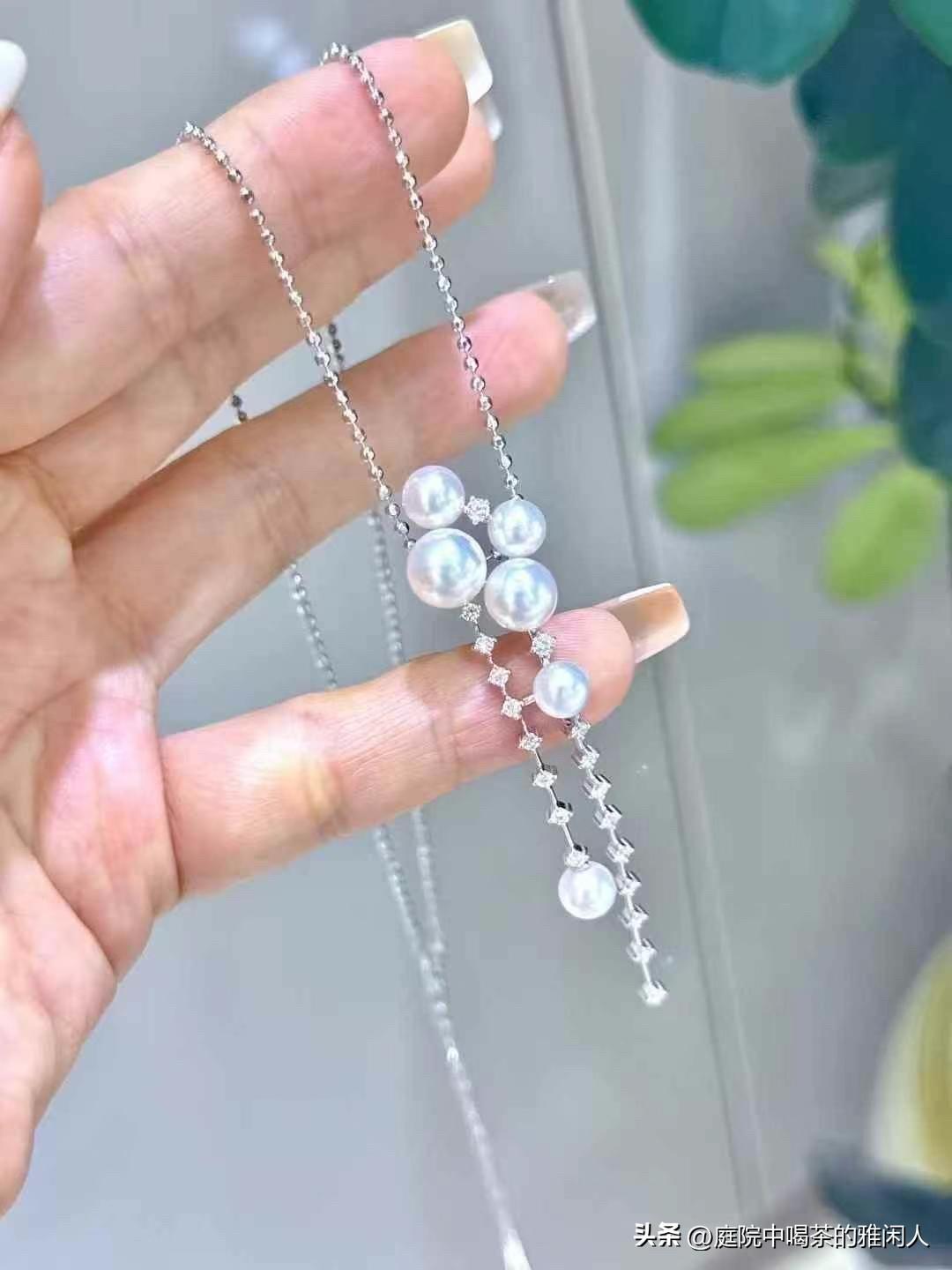 千万别搞错了！
你当宝贝的铂金首饰，回收价每克才520元，而你觉得“不值钱”的1