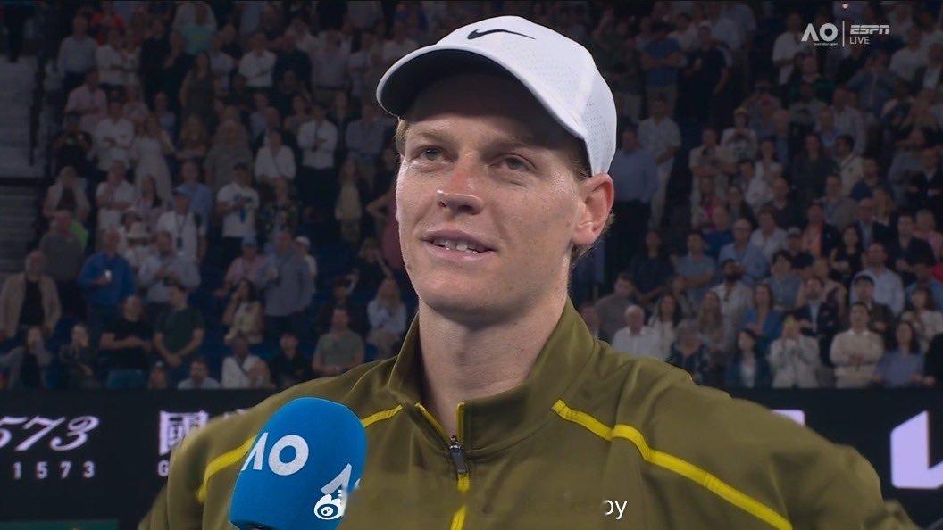 辛纳击败谢尔顿说非常艰难（22盘连胜）🦊“首先，和本交手非常非常艰难。他的发球