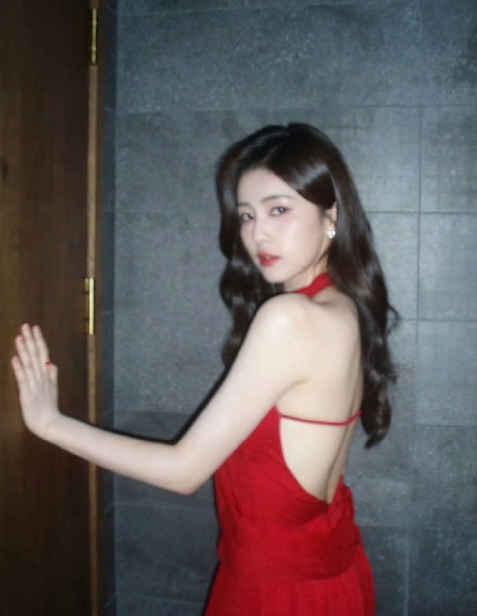 白鹿、李一桐、李沁 近期营业，网友辣评共用一张脸[允悲] ​​​