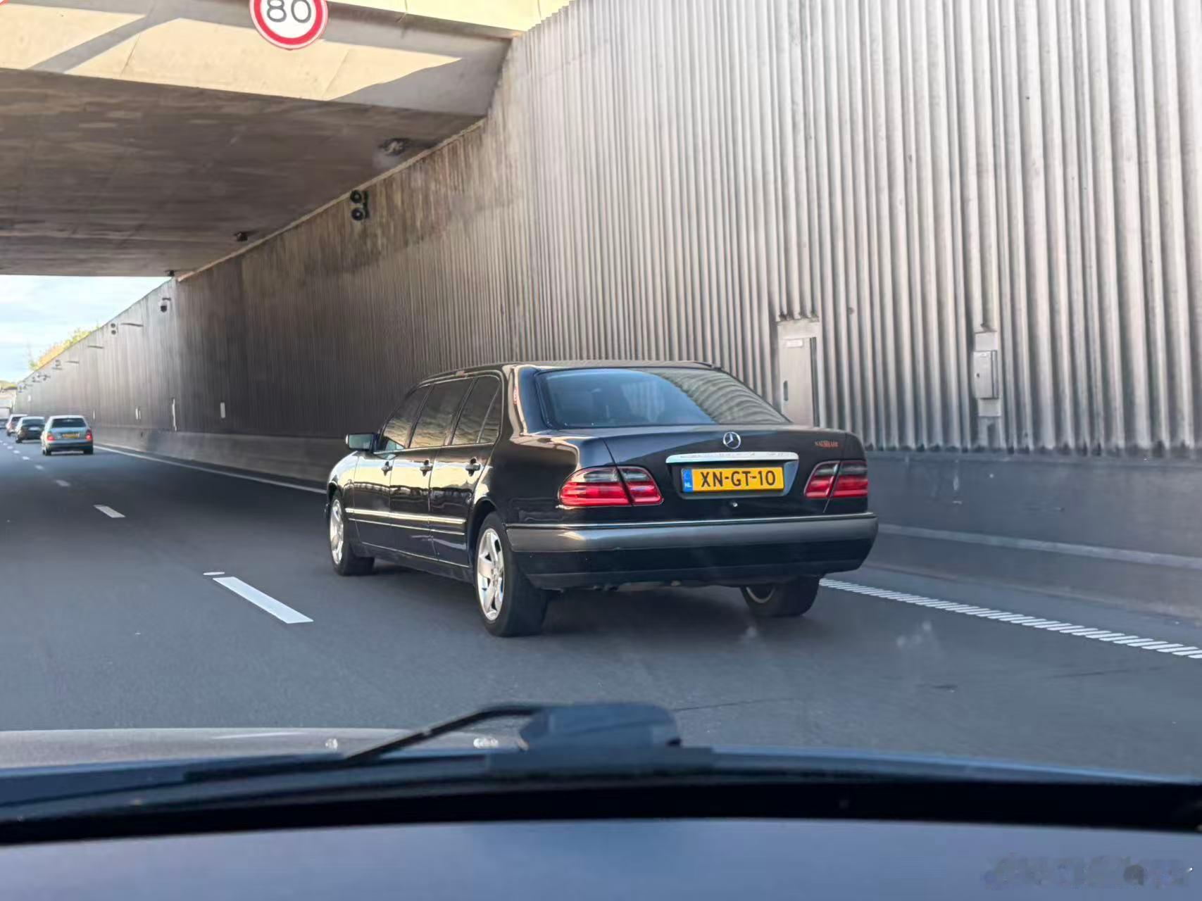 六门的奔驰？我还真是第一次见 