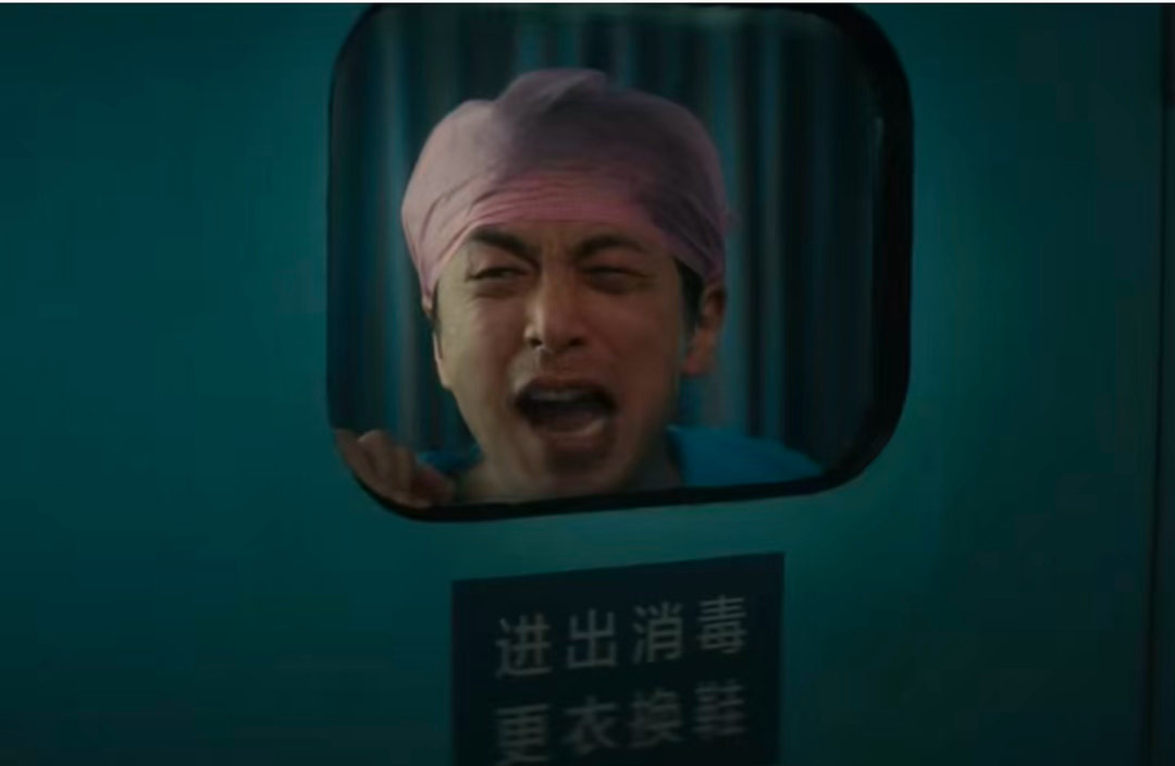 白客新片崩溃大哭我想要你白客这段哭戏看得我鼻子发酸。不是撕心裂肺的嚎啕，是那种拼