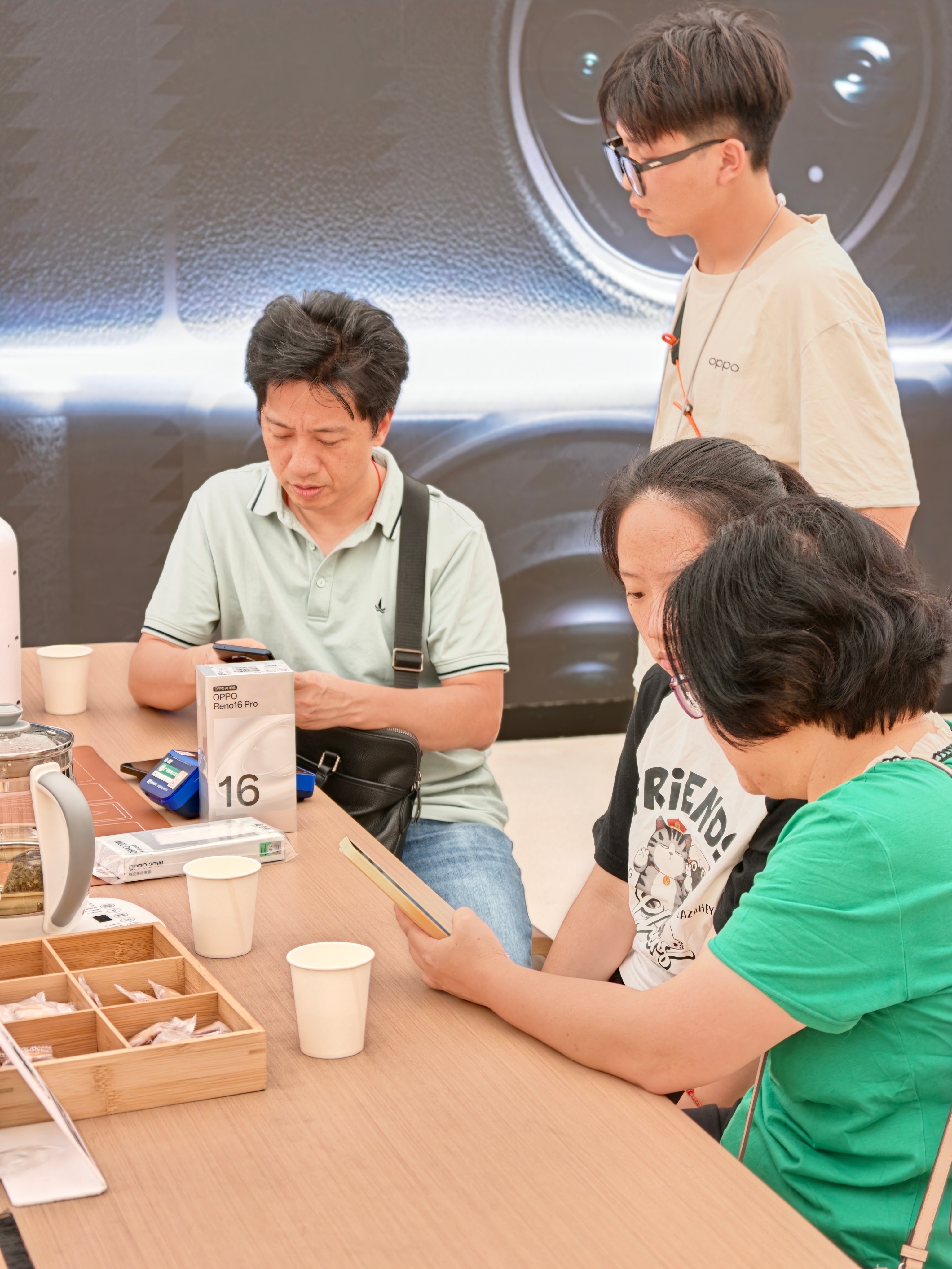 高考之后第一件事是什么？那一定是要换一款适合自己的手机数码产品啦。高考后迎来准大