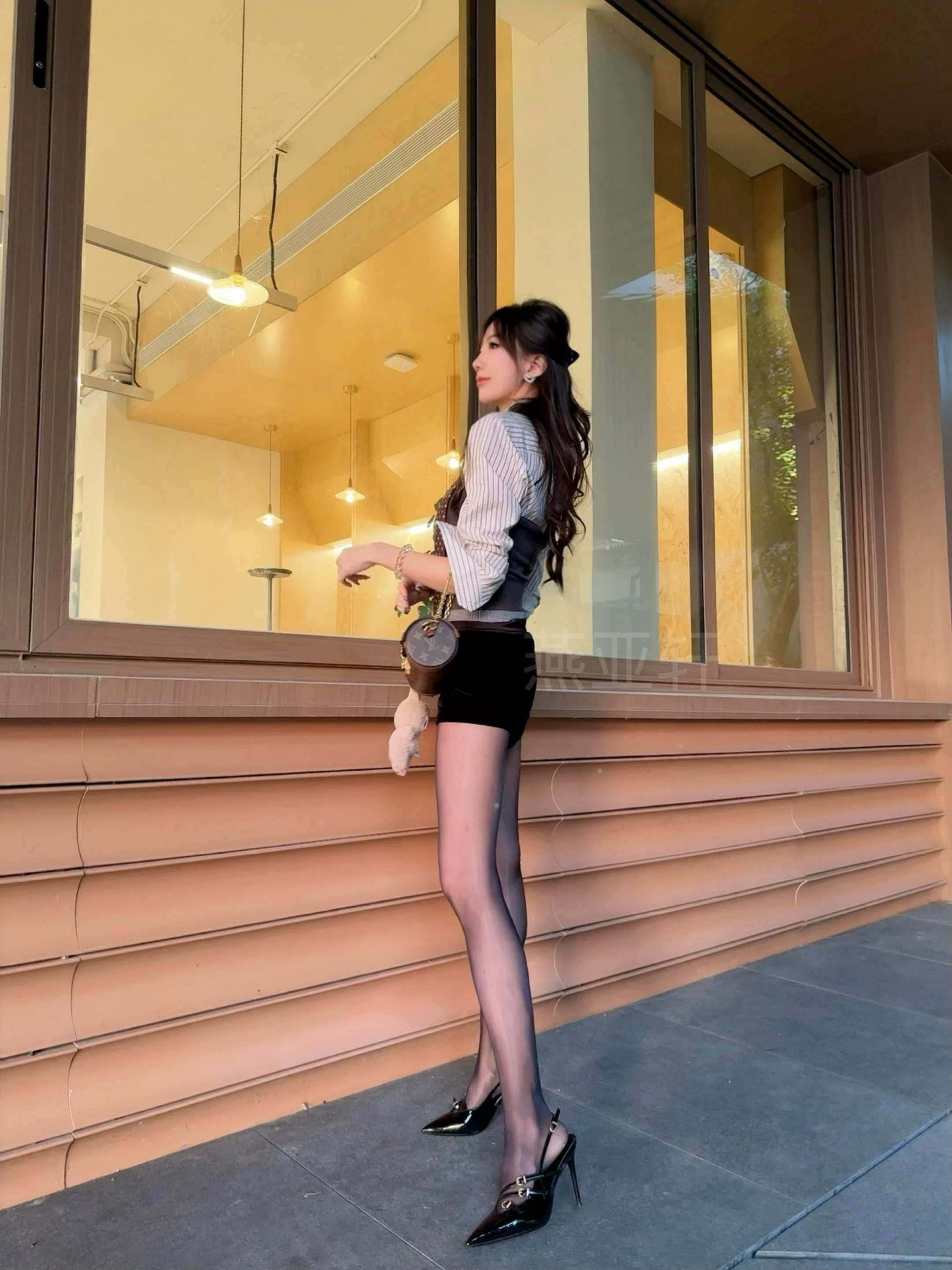 live一下〰️燕亚轩[超话]今天穿什么随手拍 ​​​