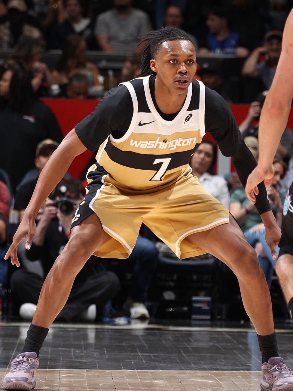 奇才117-140不敌热火，提前锁定了联盟倒数第一，17胜64负。奇才在2026