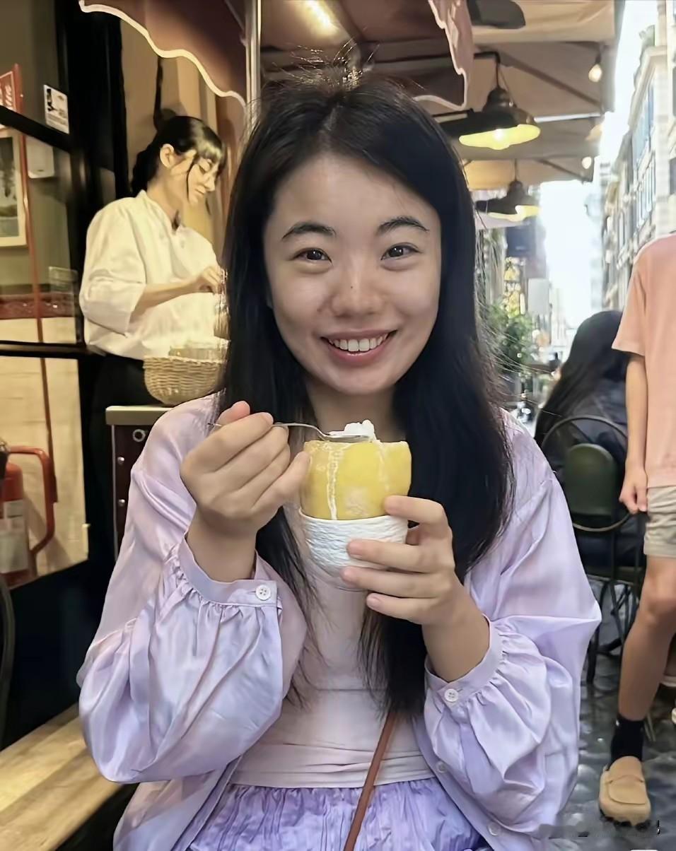 蒋方舟，清华是你爹妈给你买的入场券吗？

讲真，我从不羡慕蒋方舟的清华路。靠父母