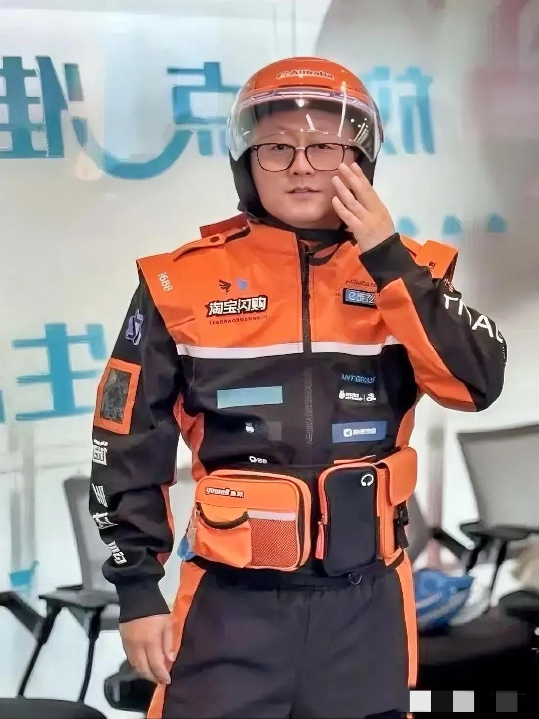 京东闭麦了，美团也潜水了。

不是他们不说话，而是同行饿了么让他们看不懂。饿了么