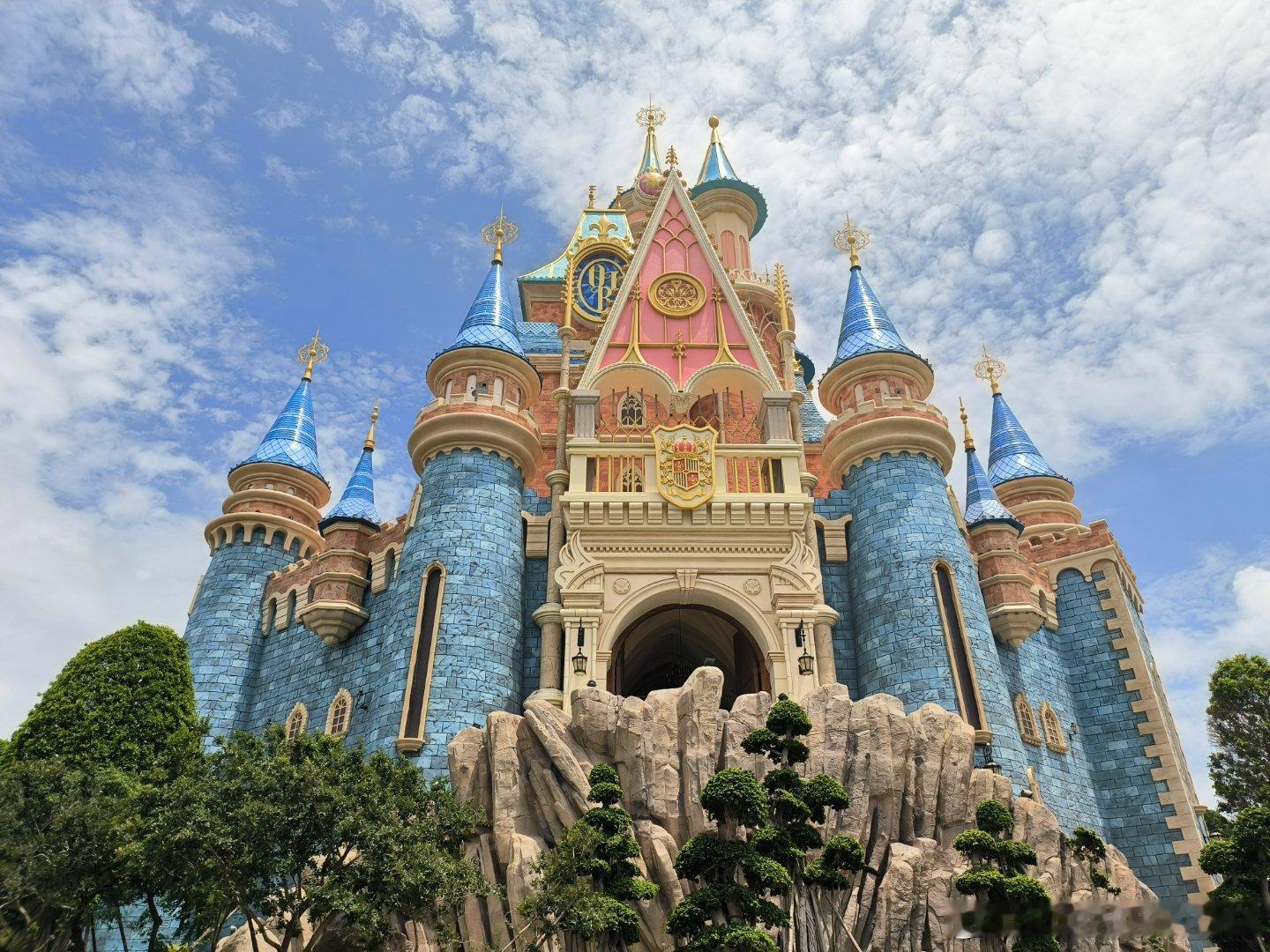 近期＿电池、新能源、光伏，涨幅不错有人问："财，你怎么不去参与？"这个问题很好呢